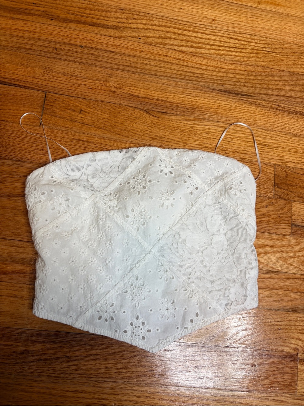 Kirious Los Angeles White Lace Eyelet Strapless Boho Bandana Crop Top
